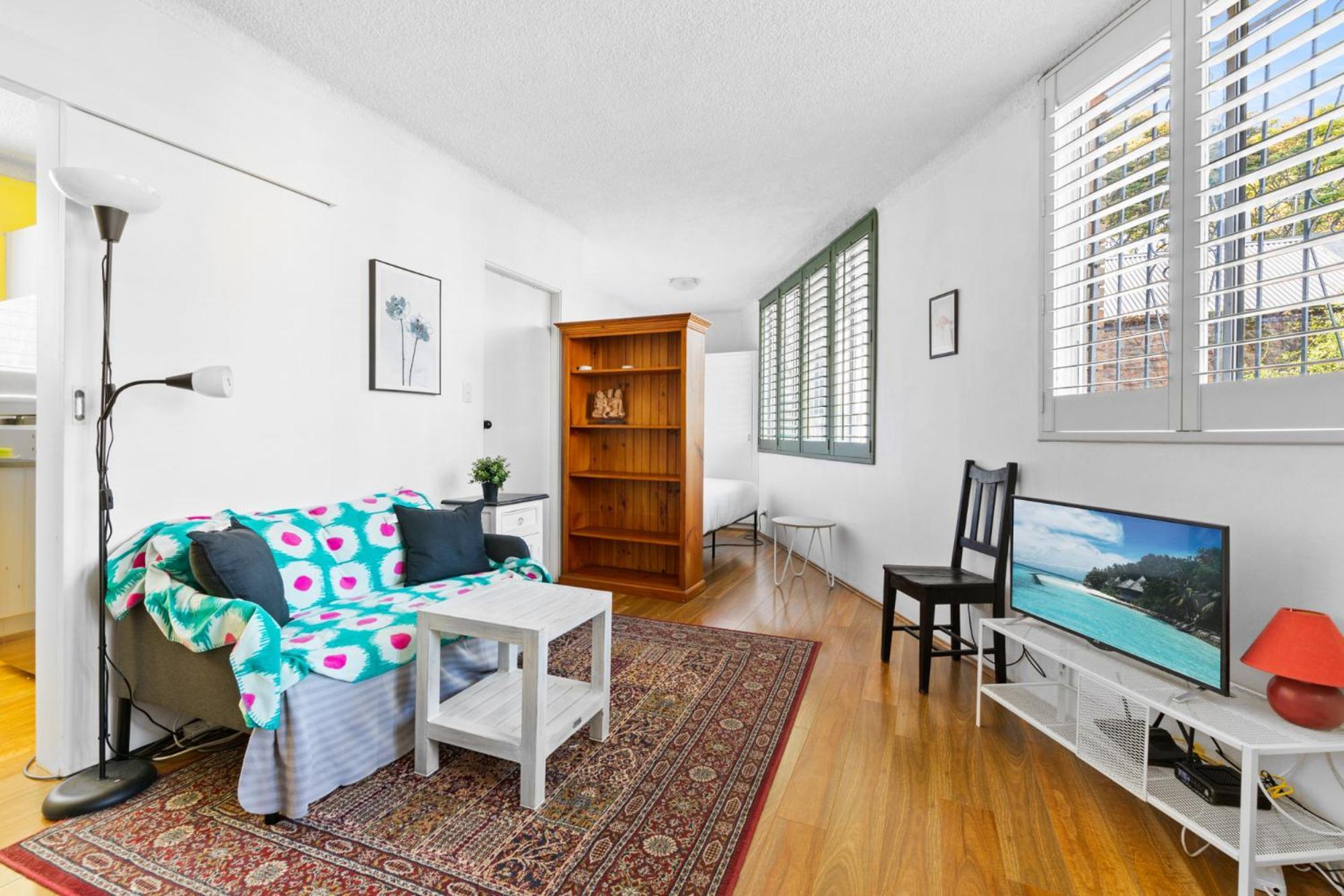 Convenient In Trendy Inner-city Suburb Sydney